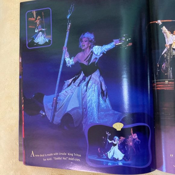 Disney On Ice The Little Mermaid program - Picture 8 of 15